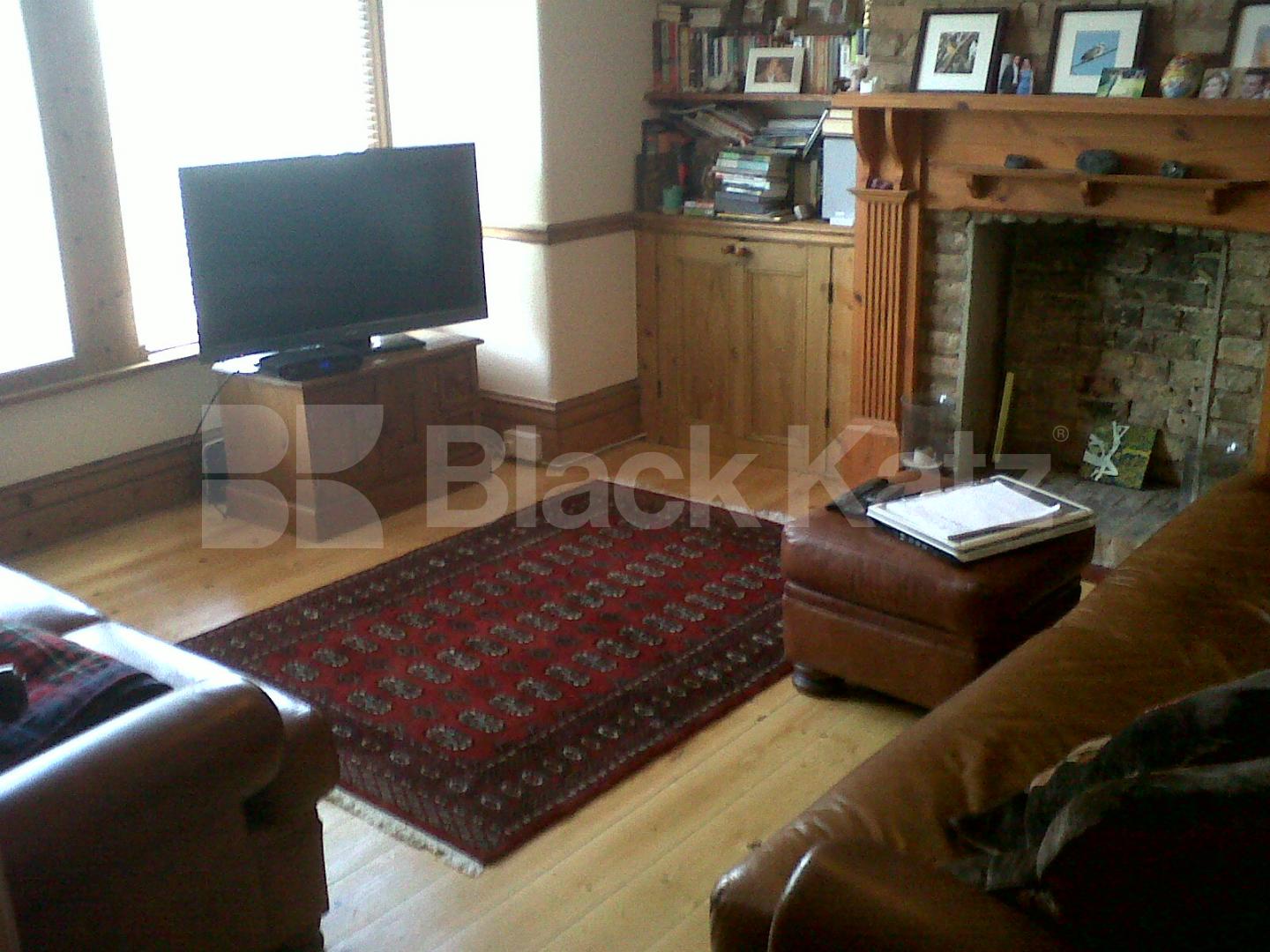 			2 Bedroom, 1 bath, 1 reception Ground Floor Flat			 Kingsway, Mortlake